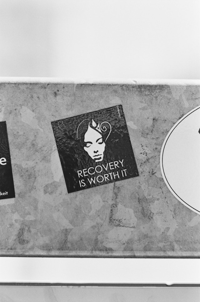 Trauma Recovery Journey, Cultivating Inner Strength - Guide to heal from trauma, reclaim strength. Covers recognition, support, self-care, resilience, forgiveness, growth. Not alone.