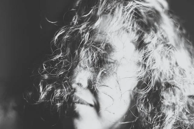 women struggling with toxic behavior from childhood trauma