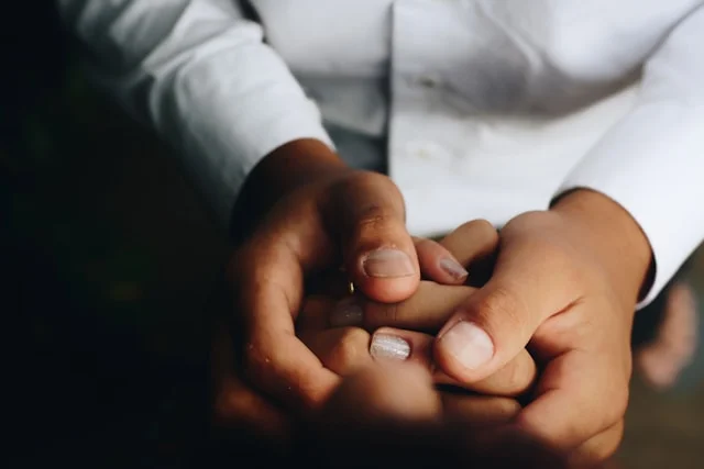 matheus-ferrero-yfmjALh1S6s-unsplash Tiny hand around foster child, foster care